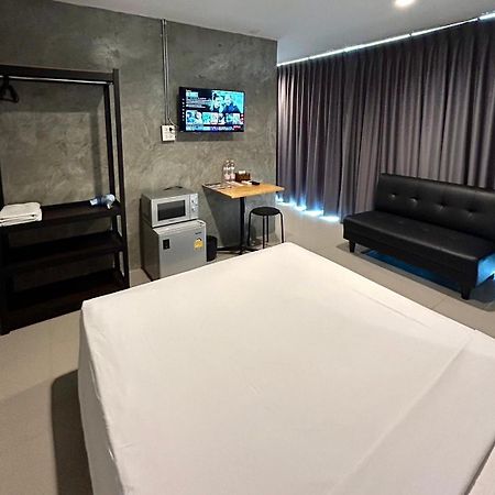 Udomsuk Inn & Cafe - Bts Udomsuk Bangkok Bagian luar foto