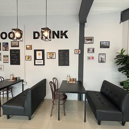 Udomsuk Inn & Cafe - Bts Udomsuk Bangkok Bagian luar foto