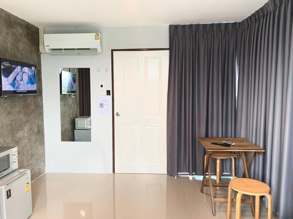 Udomsuk Inn & Cafe - Bts Udomsuk Bangkok Bagian luar foto