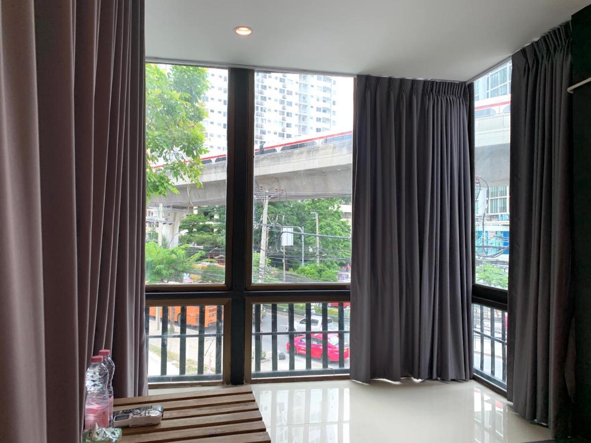 Udomsuk Inn & Cafe - Bts Udomsuk Bangkok Bagian luar foto