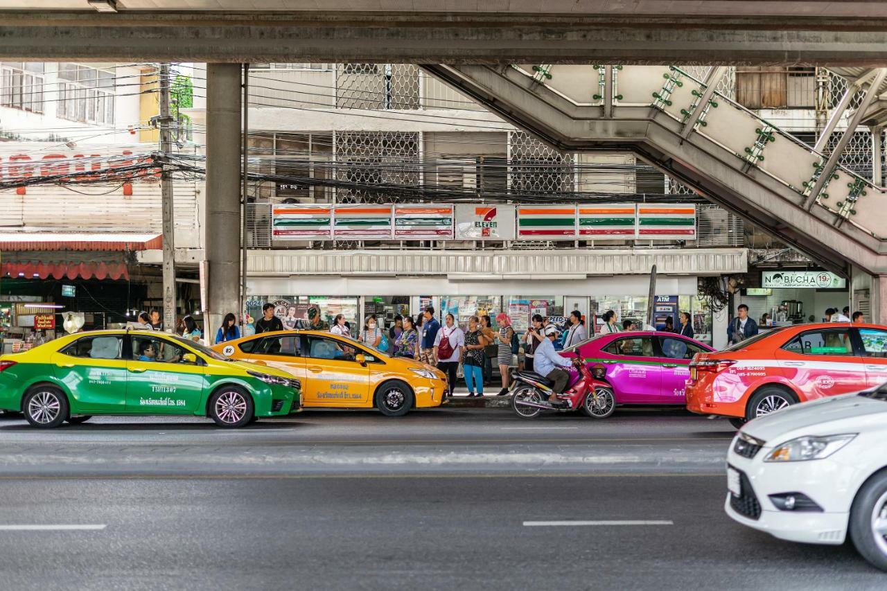 Udomsuk Inn & Cafe - Bts Udomsuk Bangkok Bagian luar foto